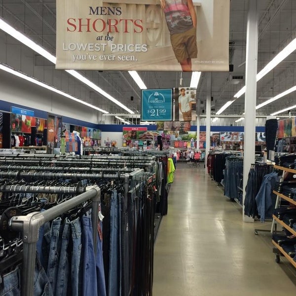 VF Outlet Clothing Store in Kansas City