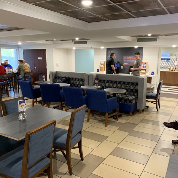 Photos At Holiday Inn Express Suites Brentwood North - 