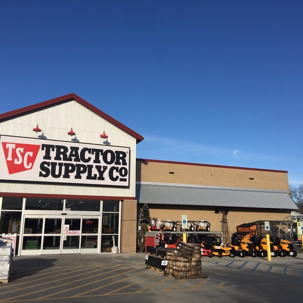 Photos At Tractor Supply Co Now Closed Hardware Store In Fort