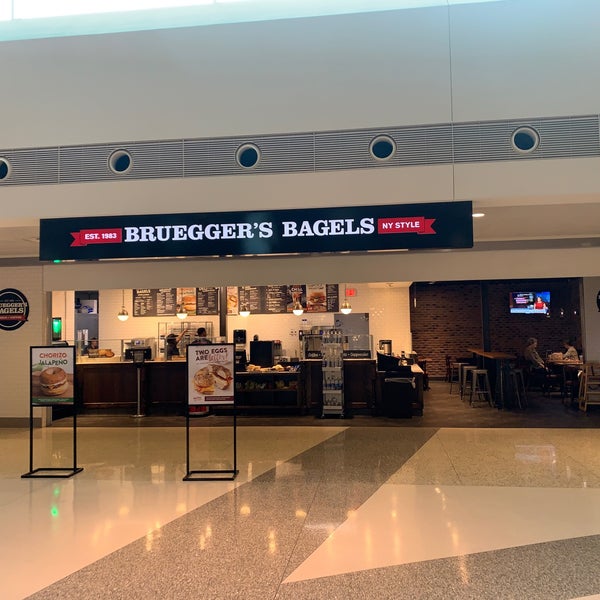 Photo taken at Bruegger&#39;s Bagels by Scott B. on 6/3/2019