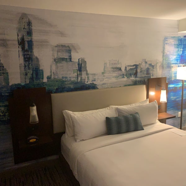 รูปภาพถ่ายที่ Indianapolis Marriott Downtown โดย Scott B. เมื่อ 9/1/2019