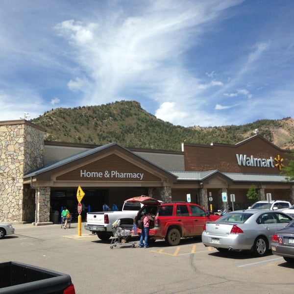 Walmart Supercenter 827 ziyaretçidan 4 tavsiye