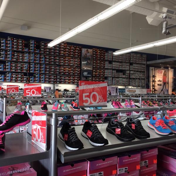 SKECHERS Factory Outlet - Williamsburg, IA