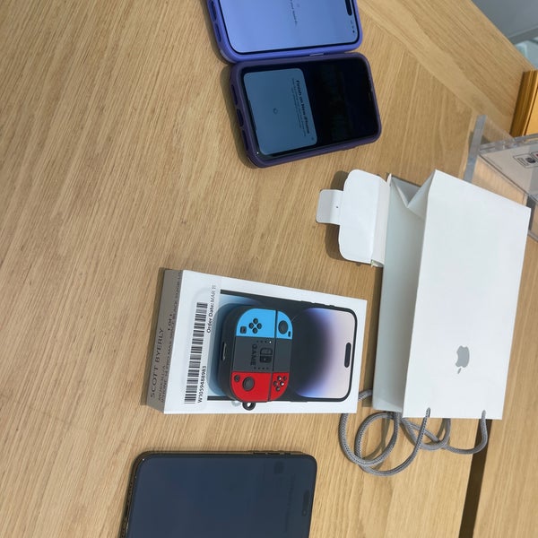 Apple The Fashion Mall at Keystone Keystone at The Crossing 67 tips