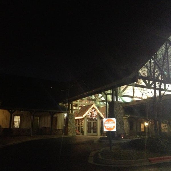 รูปภาพถ่ายที่ Marriott&#39;s Willow Ridge Lodge โดย Scott B. เมื่อ 12/19/2012