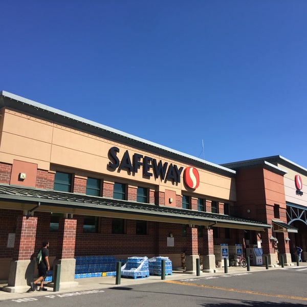 Safeway Grocery Store in Ellensburg