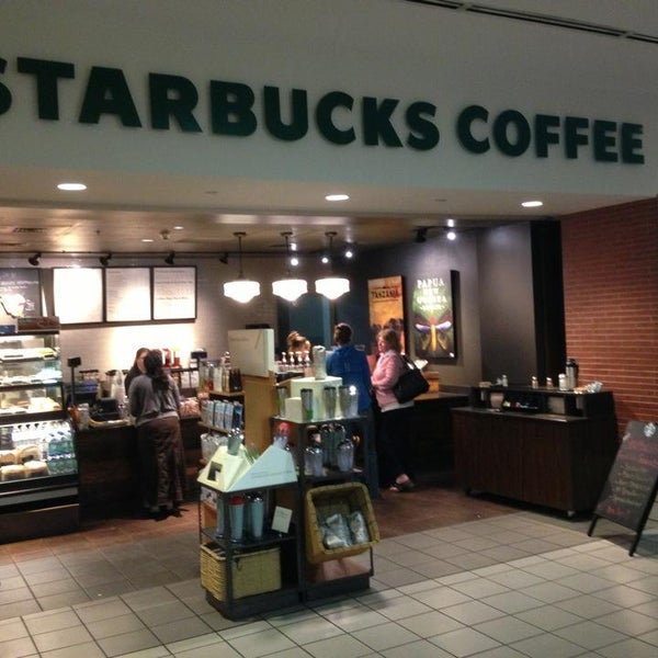 Das Foto wurde bei Starbucks von Scott B. am 5/28/2013 aufgenommen