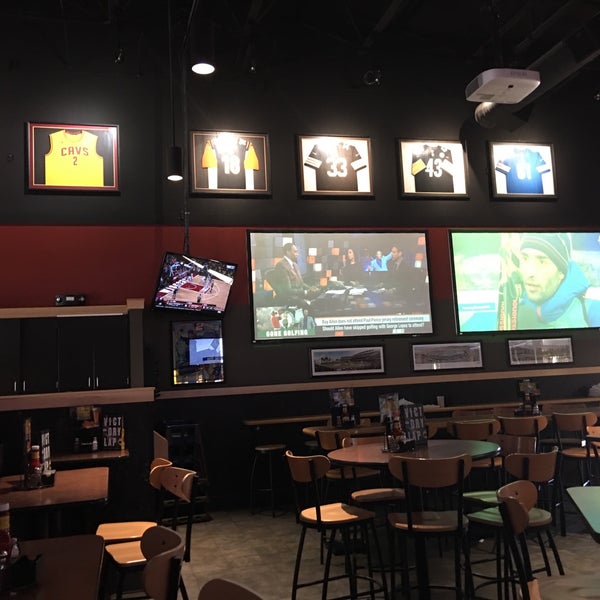 Buffalo Wild Wings 13 tips from 769 visitors