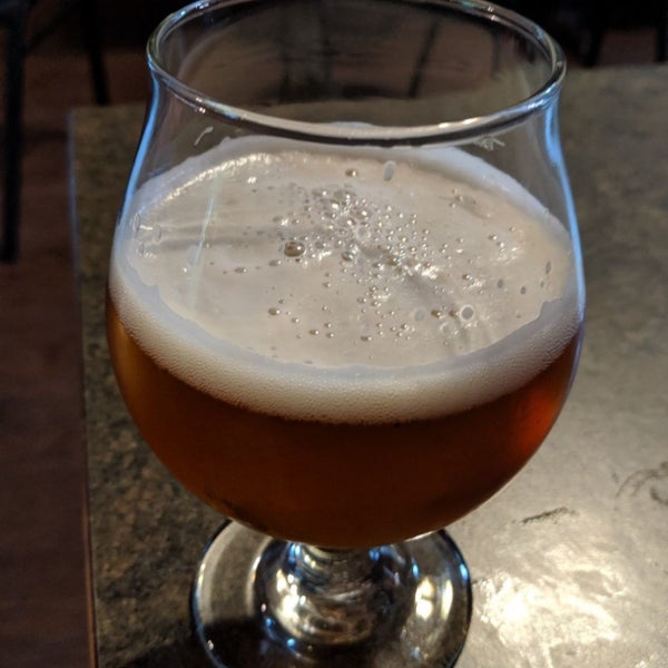 Photo taken at Dunedin House of Beer by Jarrod A. on 9/7/2019