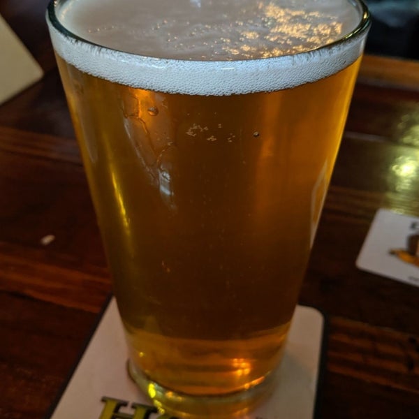 Photo taken at Dunedin House of Beer by Jarrod A. on 6/13/2019