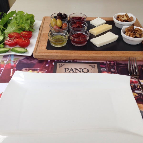 Foto diambil di Pano Restaurant ve Kahve Evi oleh Ozden O. pada 9/23/2015