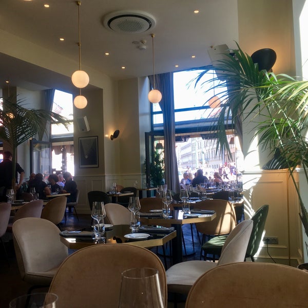 Foto diambil di Adele Restaurant &amp; Bar oleh Марина pada 5/5/2018