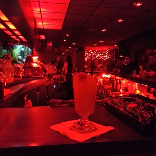 รูปภาพถ่ายที่ Bryant&#39;s Cocktail Lounge โดย Edith P. เมื่อ 11/23/2012