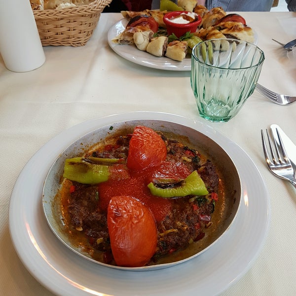 Снимок сделан в Antakya Restaurant пользователем Ayşenur A. 9/4/2017