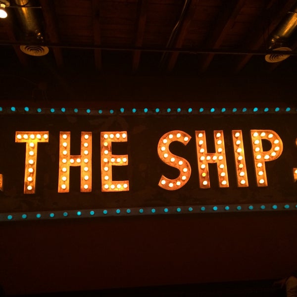3/29/2015 tarihinde Megan S.ziyaretçi tarafından The Ship'de çekilen fotoğraf