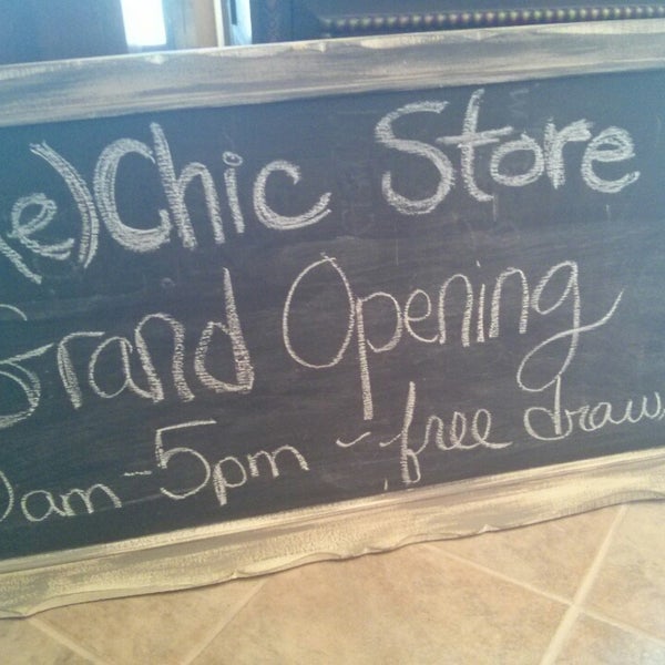 (Re)Chic Furniture Welland, ON