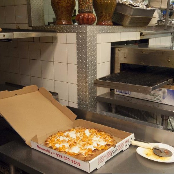 9/4/2013 tarihinde Adam M.ziyaretçi tarafından Romanelli&#39;s Pizza &amp; Italian Eatery'de çekilen fotoğraf
