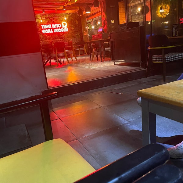 Foto diambil di Burger Sound Grill Steaks oleh İsa pada 5/2/2022