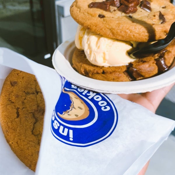 Insomnia Cookies Bakery