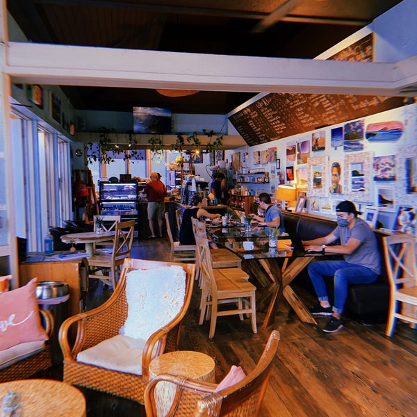 Photo taken at Island Brew Coffeehouse by Ej F. on 4/29/2021