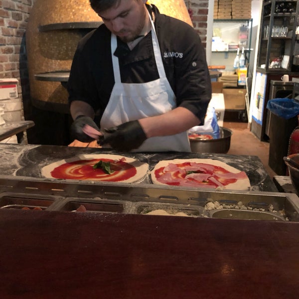 Foto diambil di Bavaro&#39;s Pizza Napoletana &amp; Pastaria oleh Jesse C. pada 6/3/2019