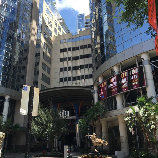 Cobb Plaza Cinema Café 12 - Movie Theater in Central Business District