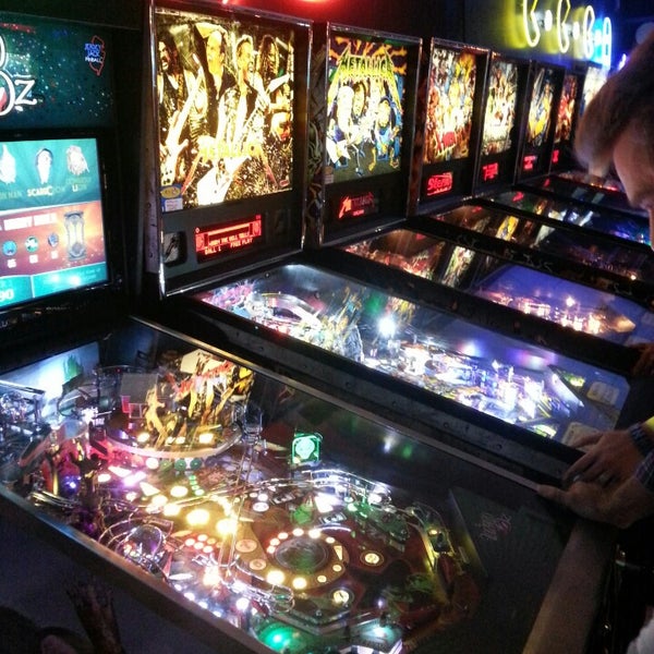 10/20/2013にJohn Z.がJoystix Classic Games &amp; Pinballsで撮った写真