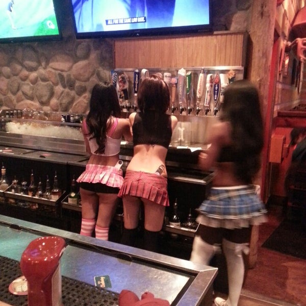 Twin Peaks - Sports Bar