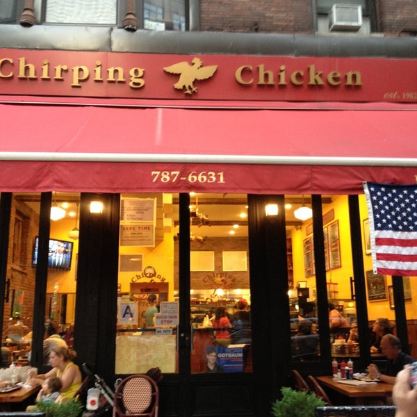 8/21/2013 tarihinde Zoe L.ziyaretçi tarafından Chirping Chicken'de çekilen fotoğraf