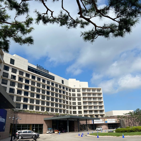 รูปภาพถ่ายที่ Hilton Gyeongju โดย S. P. เมื่อ 9/18/2023