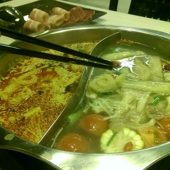 Photo taken at King&#39;s Laksa Steamboat by Elaine C. on 9/11/2014