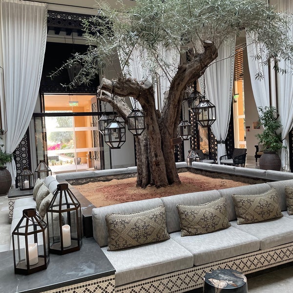 3/5/2022 tarihinde Hayaziyaretçi tarafından Ritz-Carlton Banyan Tree Al Wadi'de çekilen fotoğraf