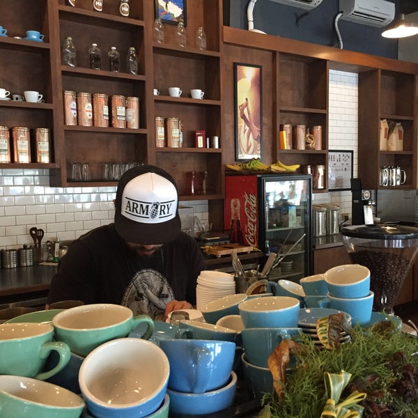 Foto diambil di Ha Coffee Bar oleh Rockcatttt pada 12/9/2016