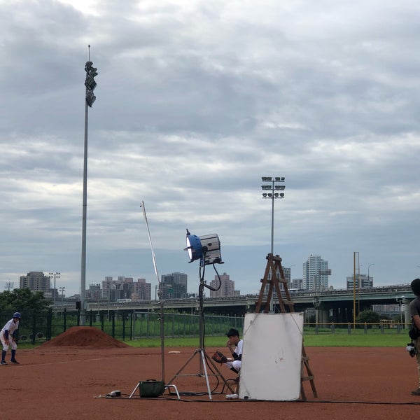Photos At 大都會棒球場 6 Visitors