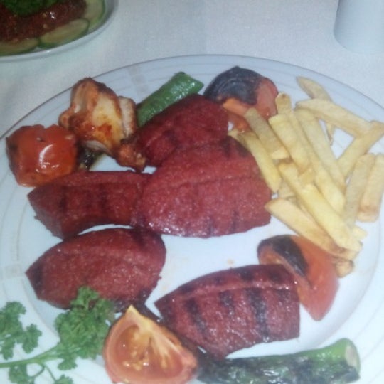 1/6/2014 tarihinde Erdoganziyaretçi tarafından Nihavend Şale Restaurant'de çekilen fotoğraf