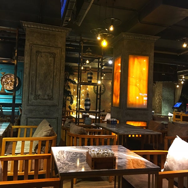 Photo prise au Pandora Cafe &amp; Restaurant par TC Ebru K. le7/27/2021