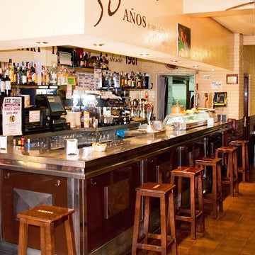 11/15/2014 tarihinde Bar El Poteo de Sancho (ant. Txiki)ziyaretçi tarafından Bar El Poteo de Sancho (ant. Txiki)'de çekilen fotoğraf