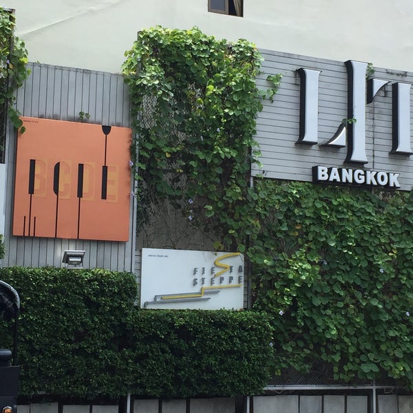 Foto tirada no(a) LiT BANGKOK Hotel &amp; Residence por Apple U. em 7/28/2016