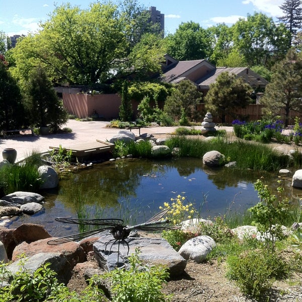 Das Foto wurde bei Denver Botanic Gardens von BRIAN S. am 6/1/2013 aufgenommen