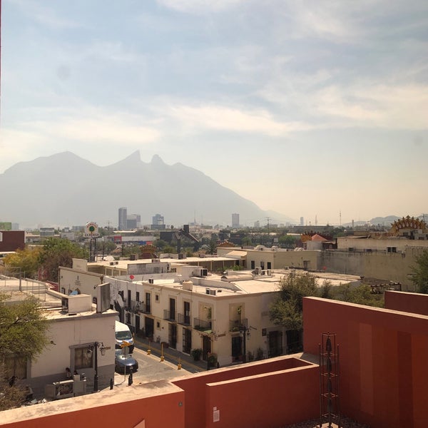 Foto diambil di Museo de Arte Contemporáneo de Monterrey (MARCO) oleh ᴡ S. pada 3/26/2022