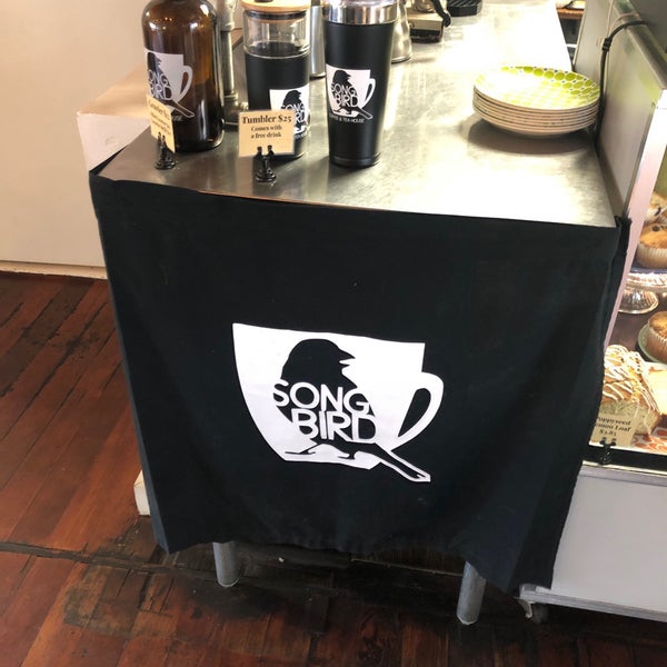 Foto diambil di Songbird Coffee &amp; Tea House oleh Raquel M. pada 6/13/2019