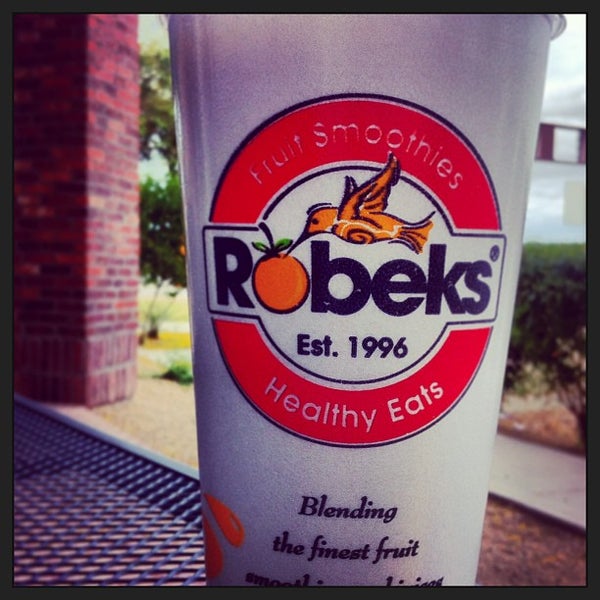 Photo taken at Robeks Fresh Juices &amp; Smoothies by Raquel M. on 4/9/2013