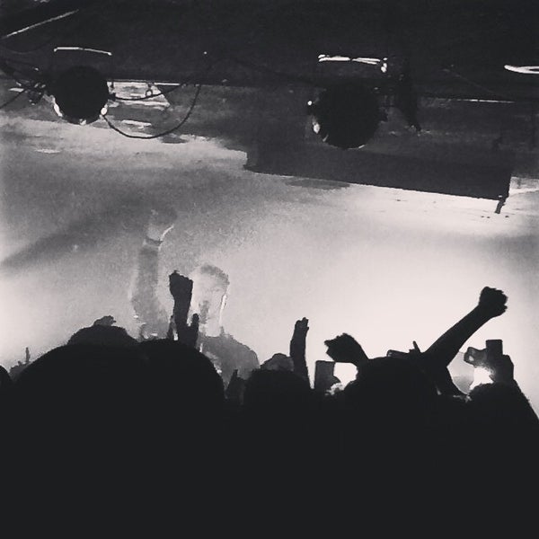 รูปภาพถ่ายที่ Pub Rock Live โดย Raquel M. เมื่อ 10/17/2014