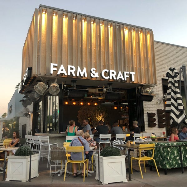 รูปภาพถ่ายที่ Farm &amp; Craft โดย Raquel M. เมื่อ 7/7/2019