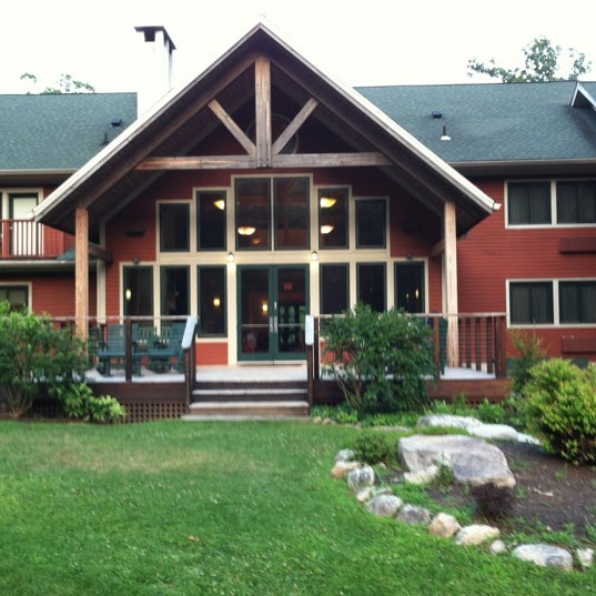 Photo taken at Minnewaska Lodge by Chuck M. on 7/22/2012