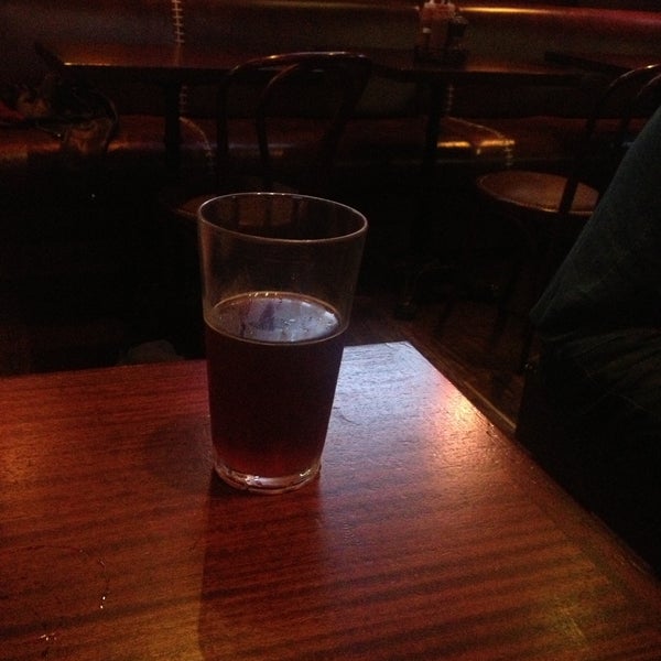 They say it's a pint. It's not. Oh, and it's a plastic cup.