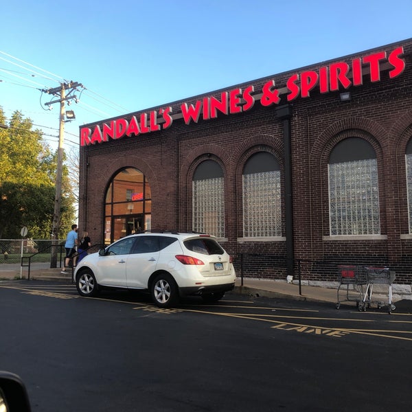 Photo taken at Randall&#39;s Wines &amp; Spirits by Joshua F. on 9/13/2019
