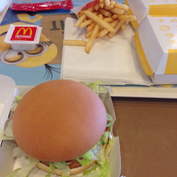 Das Foto wurde bei McDonald&#39;s von Mustafa Ö. am 7/20/2015 aufgenommen