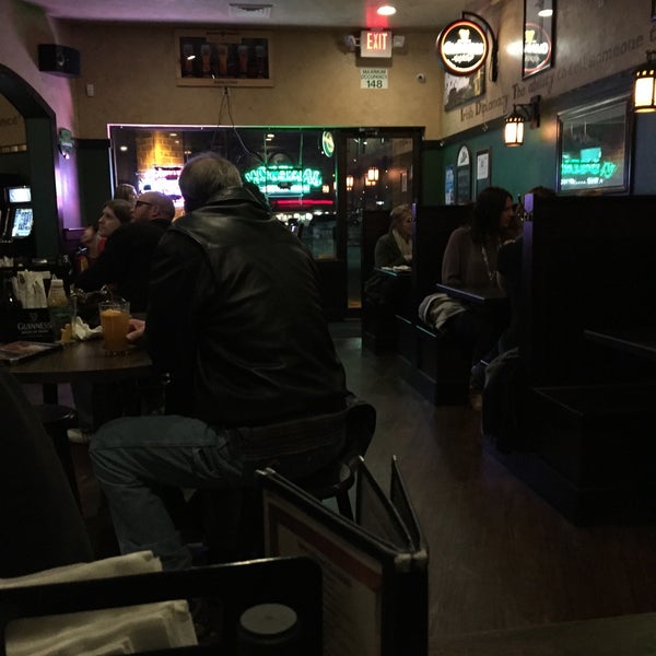 Foto tirada no(a) Dublin&#39;s Irish Pub por Cree M. em 3/27/2015