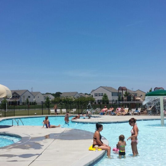Fieldstone Farm Pool Clubhouse Pool